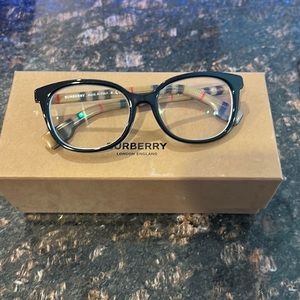 Burberry prescription glasses